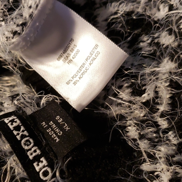 Joe Boxer Sweater - Picture 6 of 6